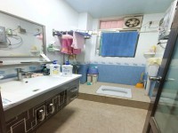 106方三房步梯中层33.8万 玫瑰园