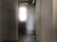 绵登广场电梯中层，毛坯3房，中英文xue 绵登广场