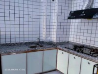 尚品爱琴海两房两厅一卫出租，租金1700 尚品爱琴海