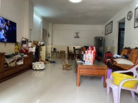 名树公园附近，大三房，步梯中层 同福花园