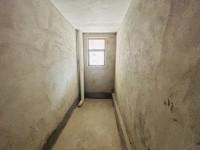 花园小区电梯中层4房 尚品爱琴海