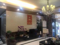 市中心电梯中层 精装修大三房双套间 春天花园