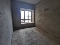 玖龙府 现房 毛坯四房 一口价65万。 敏捷玖龙府