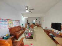 农贸市场附近好好多超市楼上4楼，电梯房 好好多商住楼