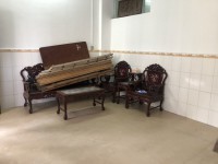 在红旗路附近即市场路繁华路段，漠阳市场， 市场路