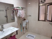 东湖广场精装三房电梯中层南向超大厨房家私 东湖广场
