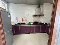 体育中心，城南市场。 米兰豪庭