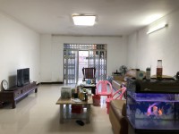 市中心，有个大平台花园 国泰广场