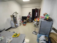 东湖地段  五小 学 房 带装修仅售22 新城名居