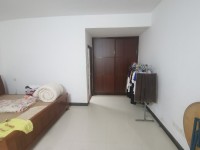 迎宾花园，近河西市场，近公园，出入方便， 迎宾花园