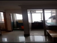东兴花园步梯中层，2房2厅，楼下有公用么 东兴花园