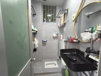 城南市场附近，步梯5楼3房2厅2卫，送摩 雅居园