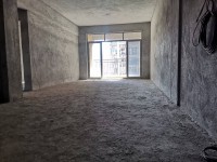铂金湾南向毛坯3房2厅2卫，电梯中高层  中兴名志铂金湾