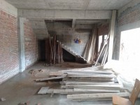 二中附近，356方卖218万。一楼可做铺 东湖东路