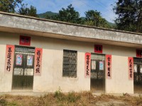 东湖私宅188平方，三幢平房，前有100 东湖私宅