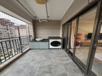 全新精装，未入住过的4房 旗峰花园