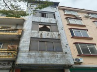 市中心商 住私宅，占地3.9Ⅹ9，前路1 市中心私宅