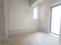 近名树公园，近超市，近市场，近学校 绵登广场