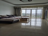 锦湖花园4室2厅3卫2阳台高档家私电，设 锦湖花园