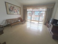 城南步梯中层，3房2厅，南向，户型靓 怡景园