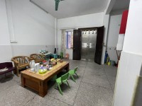 城南私宅，占地8×10，前后8米路，有出 城南私宅