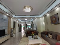 阳春金海湾花园，南北通透 前后侧带花 阳春金海湾花园