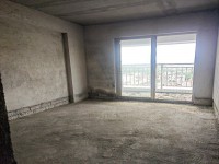 富荣达明居楼花园纯毛坯 随时看房 采光好 富荣达明居楼花园