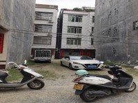 城南私宅，占地7.5×11，前后路8米  城南私宅
