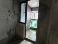 南北通透,4室2厅2卫2阳台全南,户型非 国鼎中央公园