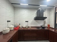 精装修别墅，带前后花园约30方，拎包入住 尚品名居