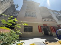 东湖私宅占地7X9，三层八，全新装修 东湖私宅