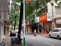 市中心私宅，占地6乘8米，一楼做铺带租出 市中心私宅
