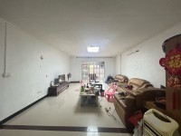 城北电梯大三房，送大平台。，户型非常靓， 国泰广场