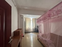 鸿福楼4室2厅3卫2阳台,拎包入住。 鸿福楼