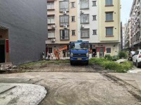 兴华路私宅占地4.88乘10 前后8米建 城南私宅