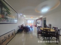锦绣花园精装交通便利，配套齐全 锦绣花园