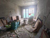 领美生活广场小3房，高铁出口，全新装修 领美生活广场