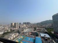 东湖中心位置，配套完善 东湖广场