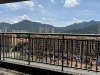 盛世豪庭毛坯三房，东南向 盛世豪庭