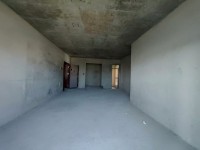 电梯中层，光线充足 畅达龙凤山庄