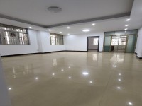 东湖金鹏附近步梯3楼三房出售送独立摩托车 华隆豪宅