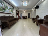 电梯靓房，户型不错，光线也好，不可错过！ 锦湖花园